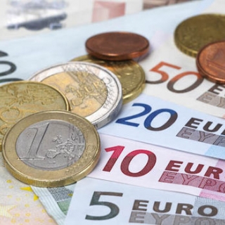 PT Equityworld Futures : Euro Turun Di Dekat Terendah November seiring Dolar Menguat terhadap Outlook Fed